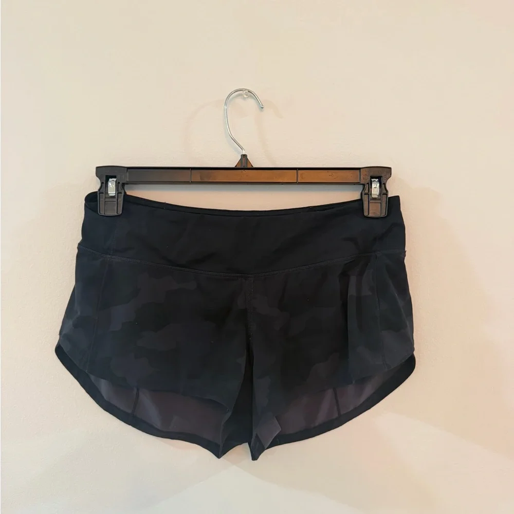 Speed Up Low-Rise Lined Short 2.5” Camo